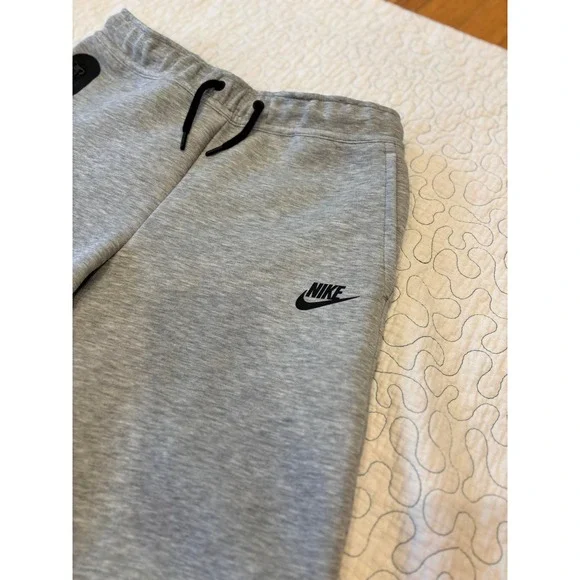 Nike Tech Boys Shorts Heather Gray Standard Fit Size Large - Picture 2 of 6